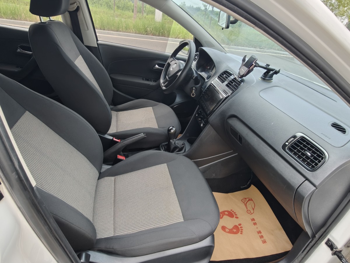 Volkswagen Polo 2017 car image #7