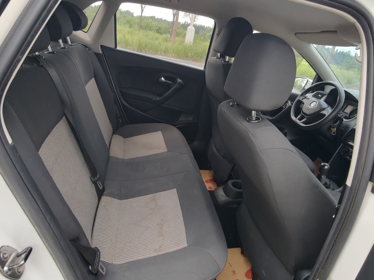 Volkswagen Polo 2017 car image #8