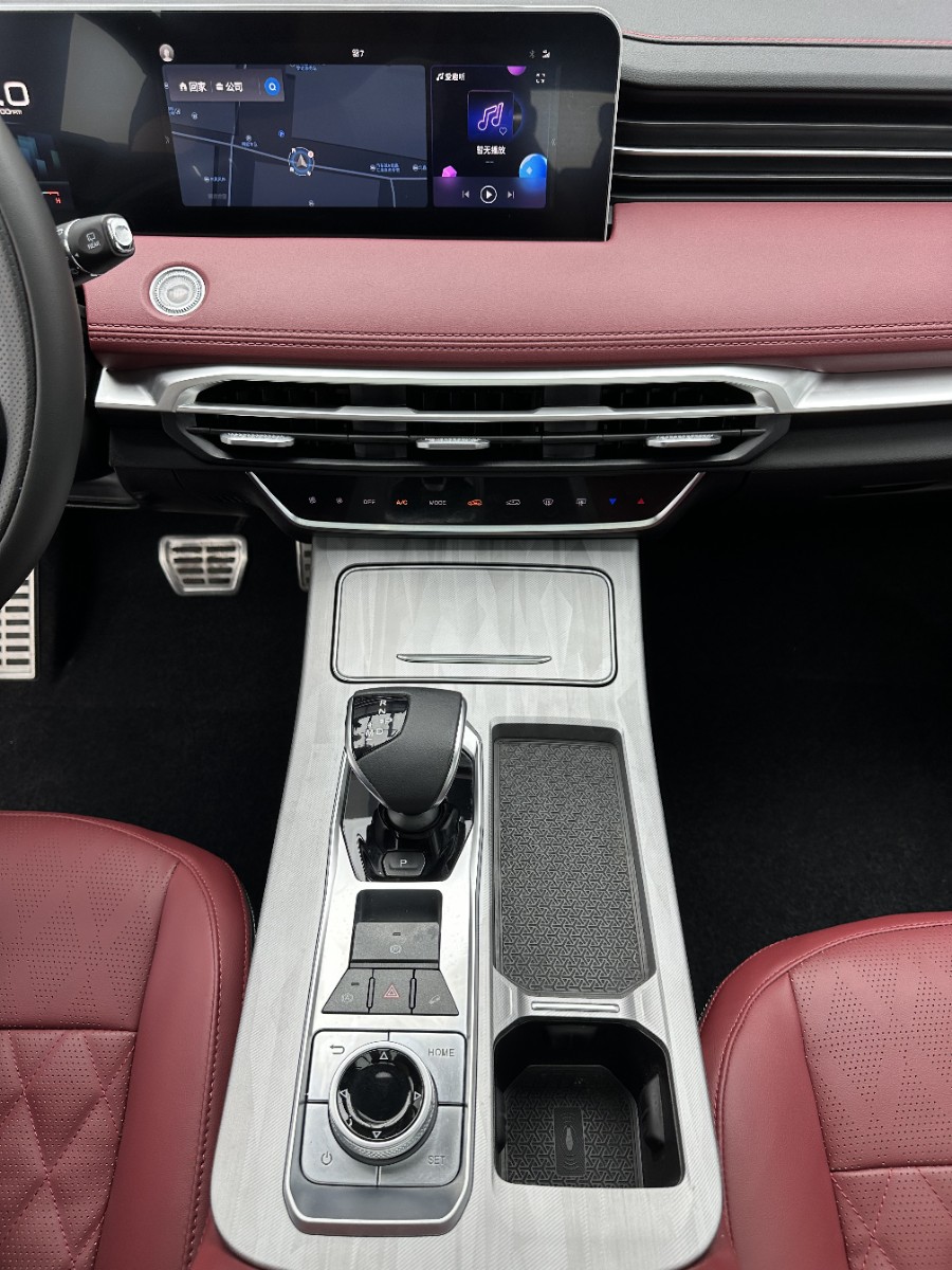 Jetour X70 PLUS 2022 car image #14