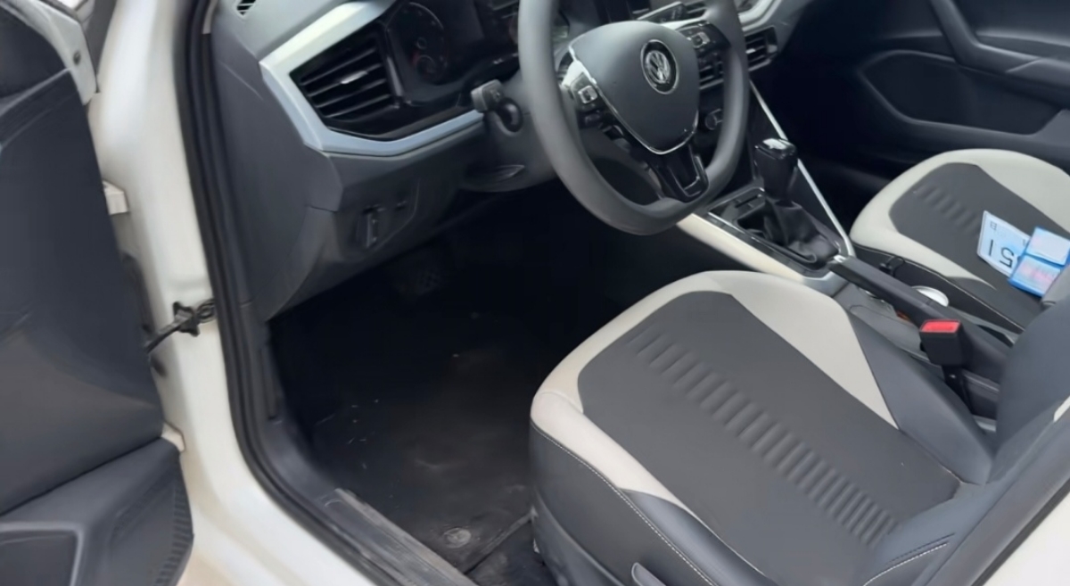 Volkswagen Polo 2020 car image #2