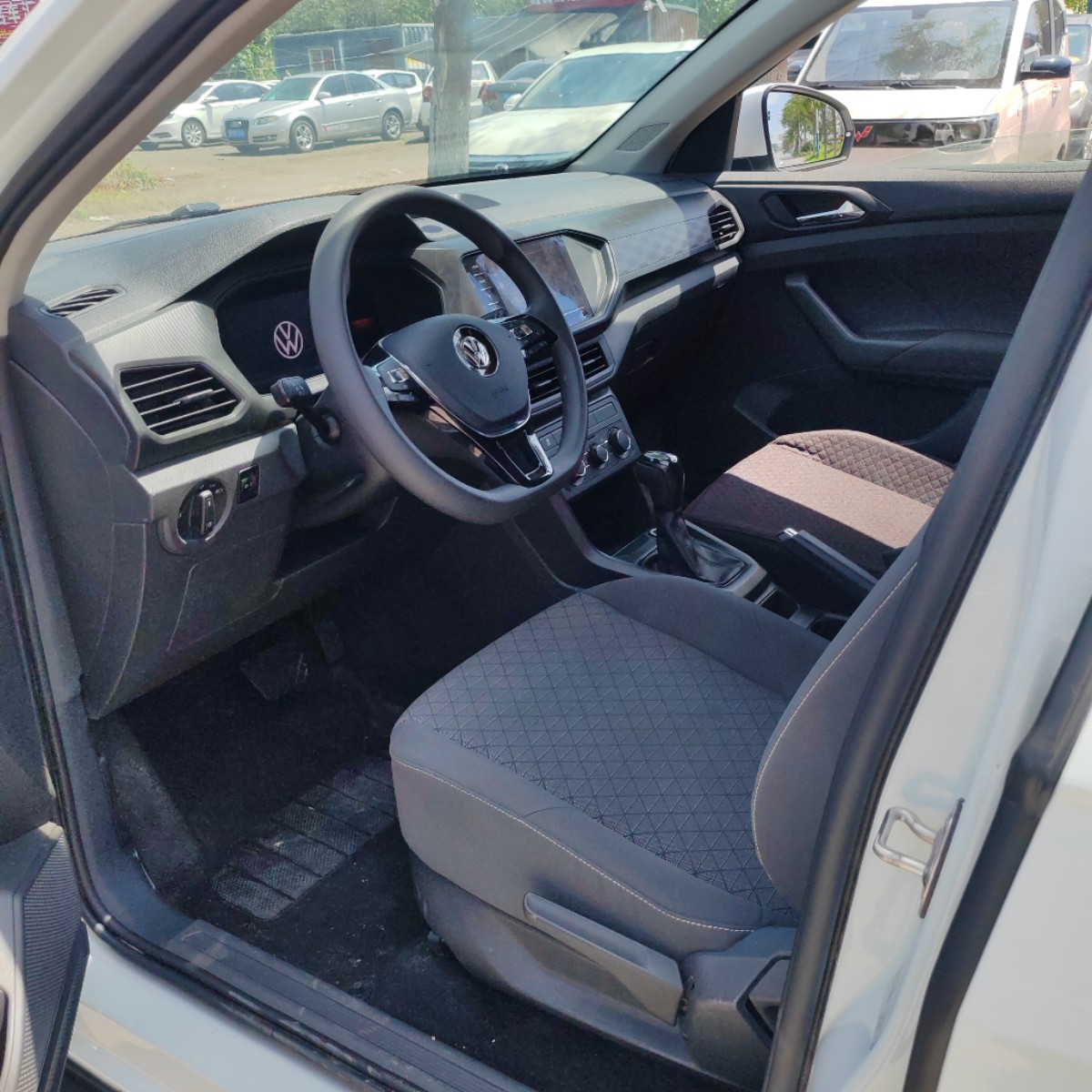 Volkswagen T-Cross 2023 car image #5