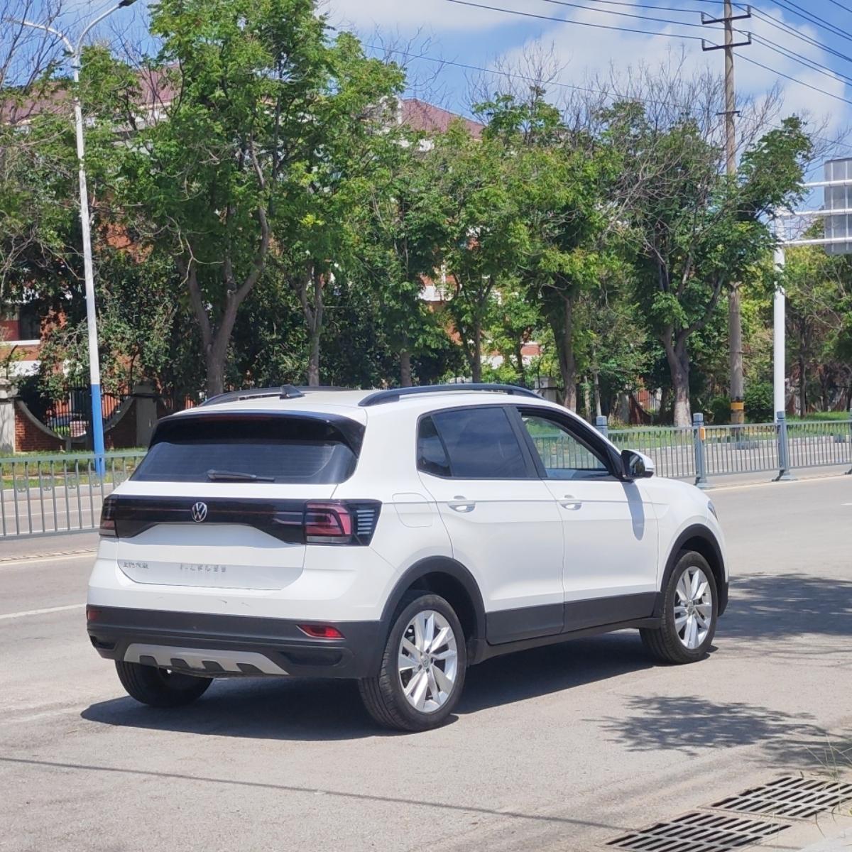 Volkswagen T-Cross 2023 car image #9