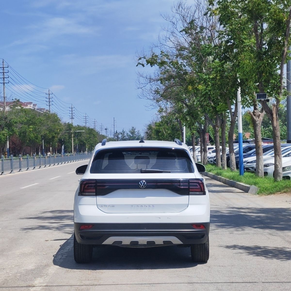 Volkswagen T-Cross 2023 car image #8