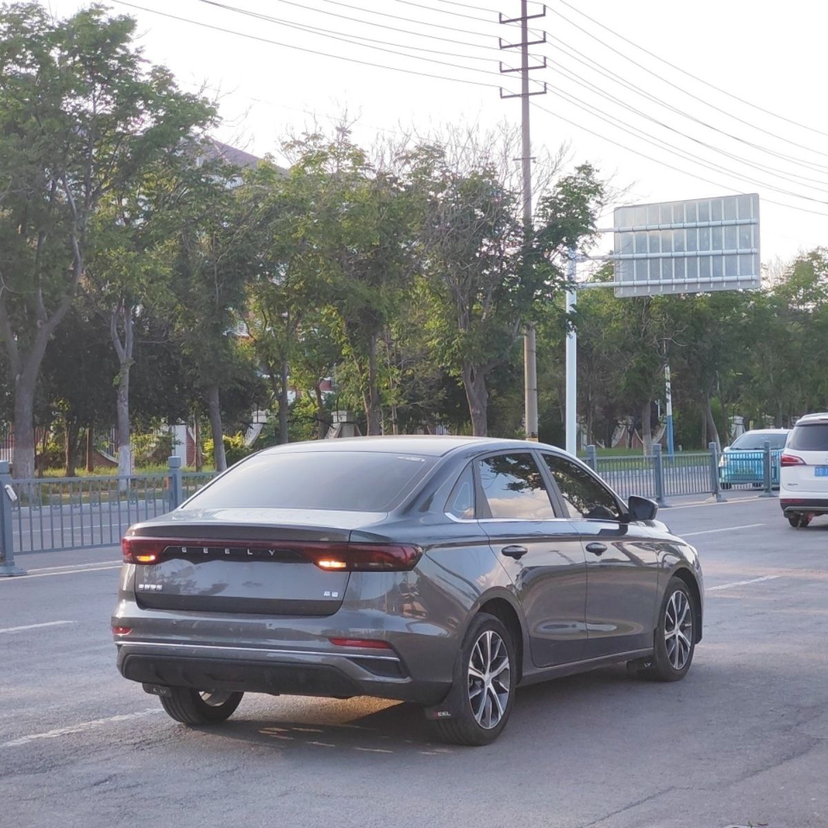 GEELY Emgrand 2023 car image #9