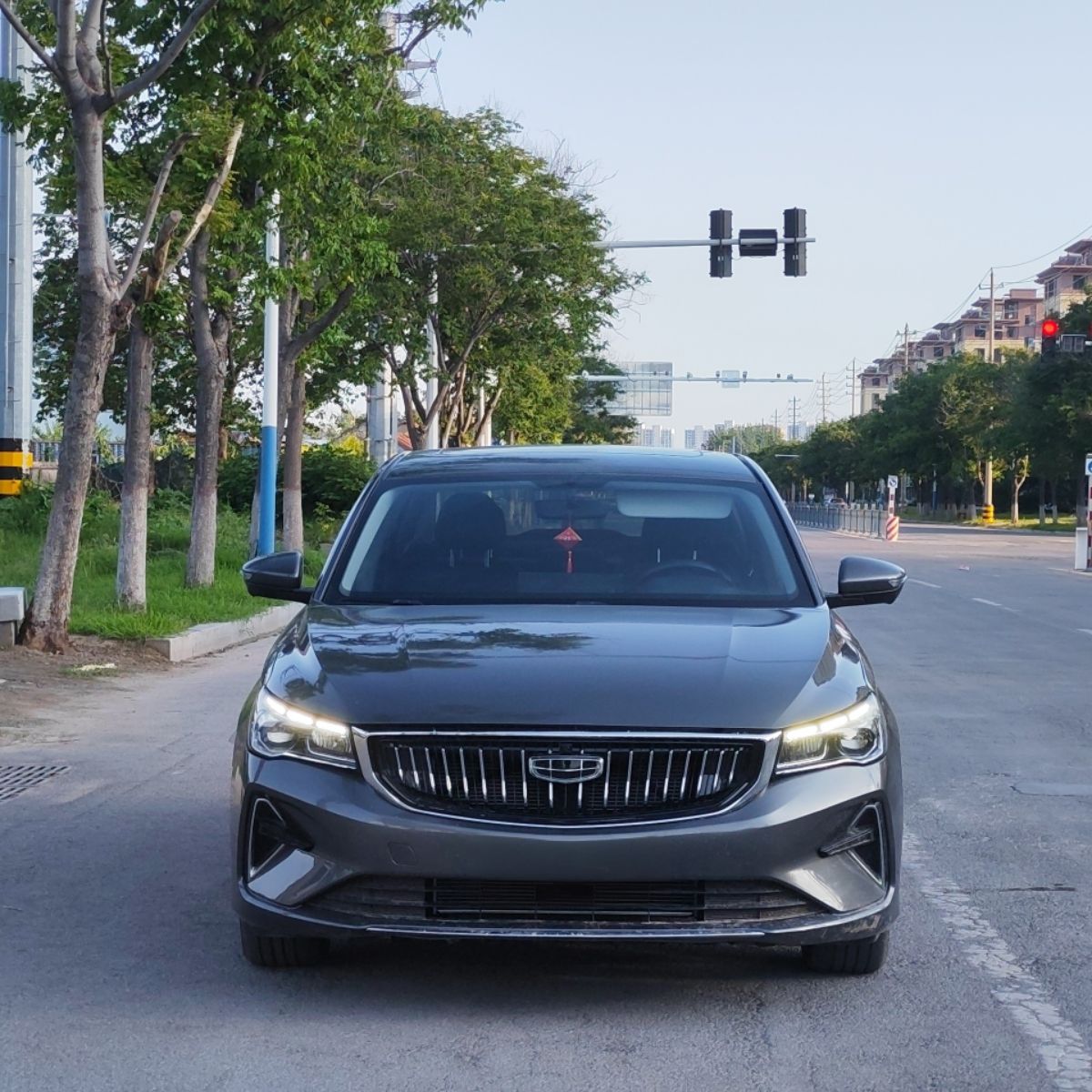 GEELY Emgrand 2023 car image #2
