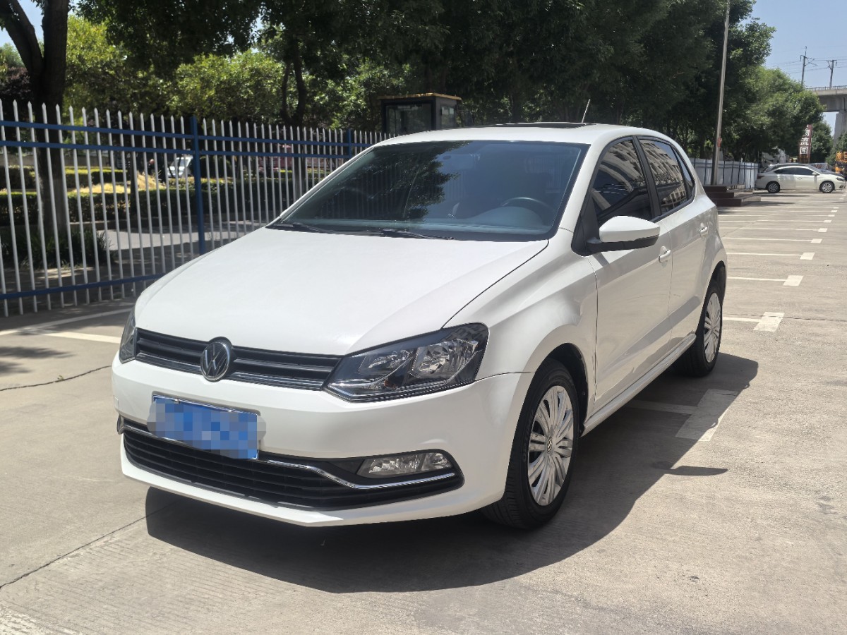 Volkswagen Polo 2016 car image 