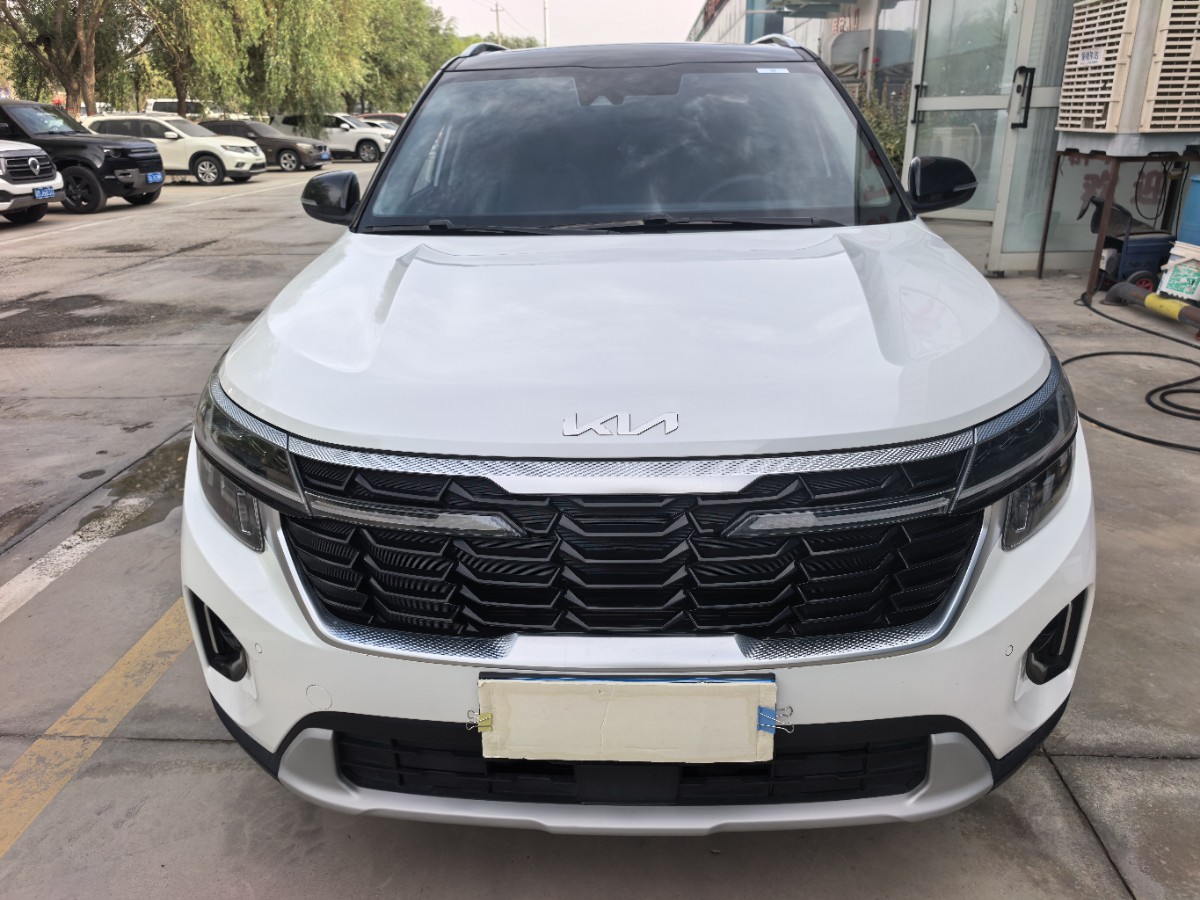Kia Seltos 2023 car image #2