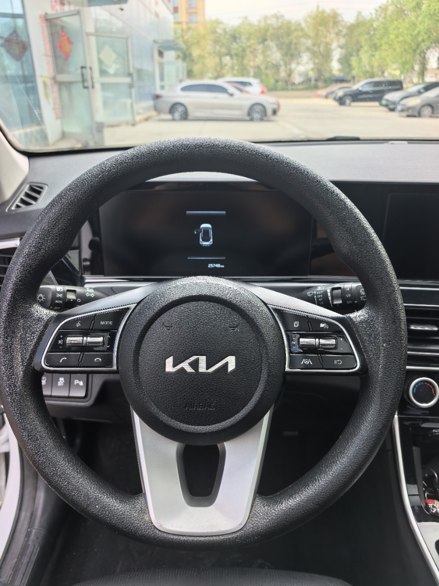Kia Seltos 2023 car image #5