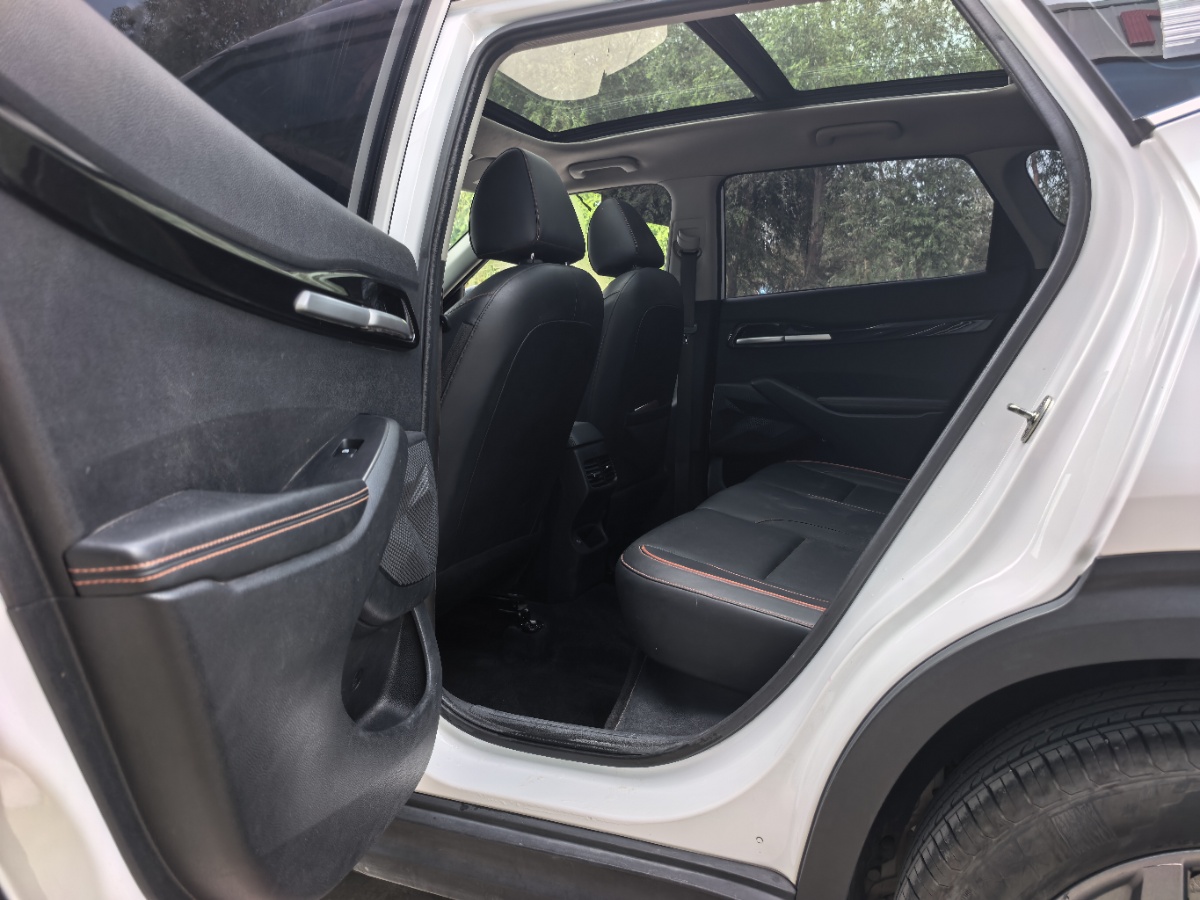 Kia Seltos 2023 car image #8