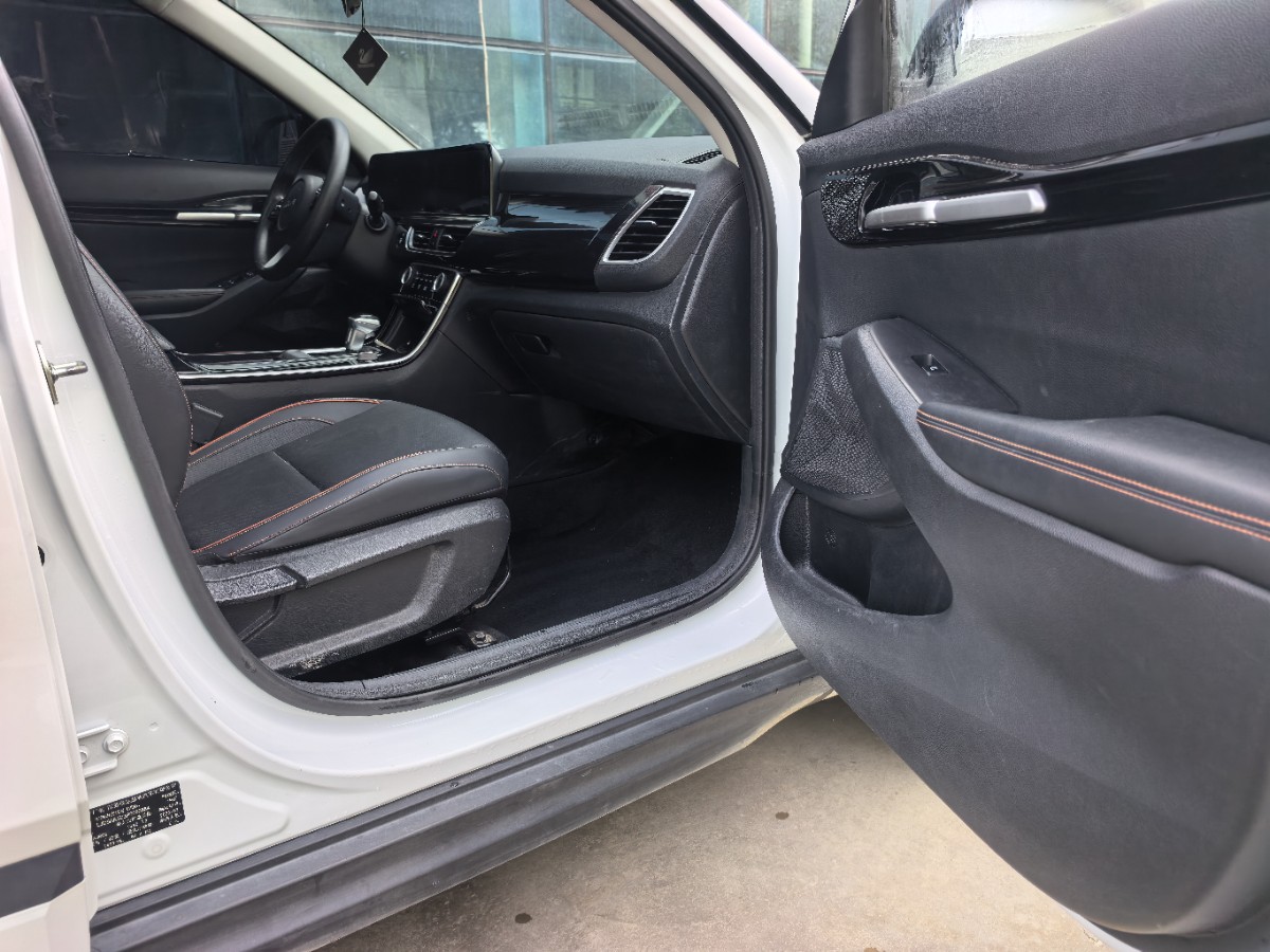 Kia Seltos 2023 car image #11