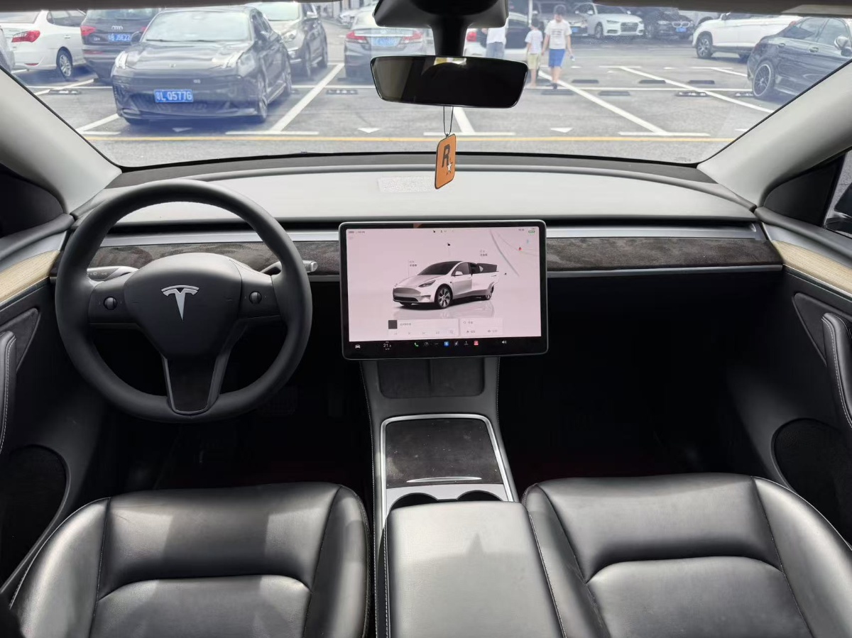 Tesla Model Y 2023 #5 Tesla Model Y 2023 car image #5