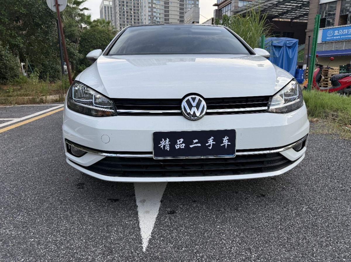 Volkswagen Golf 2020 car image #3