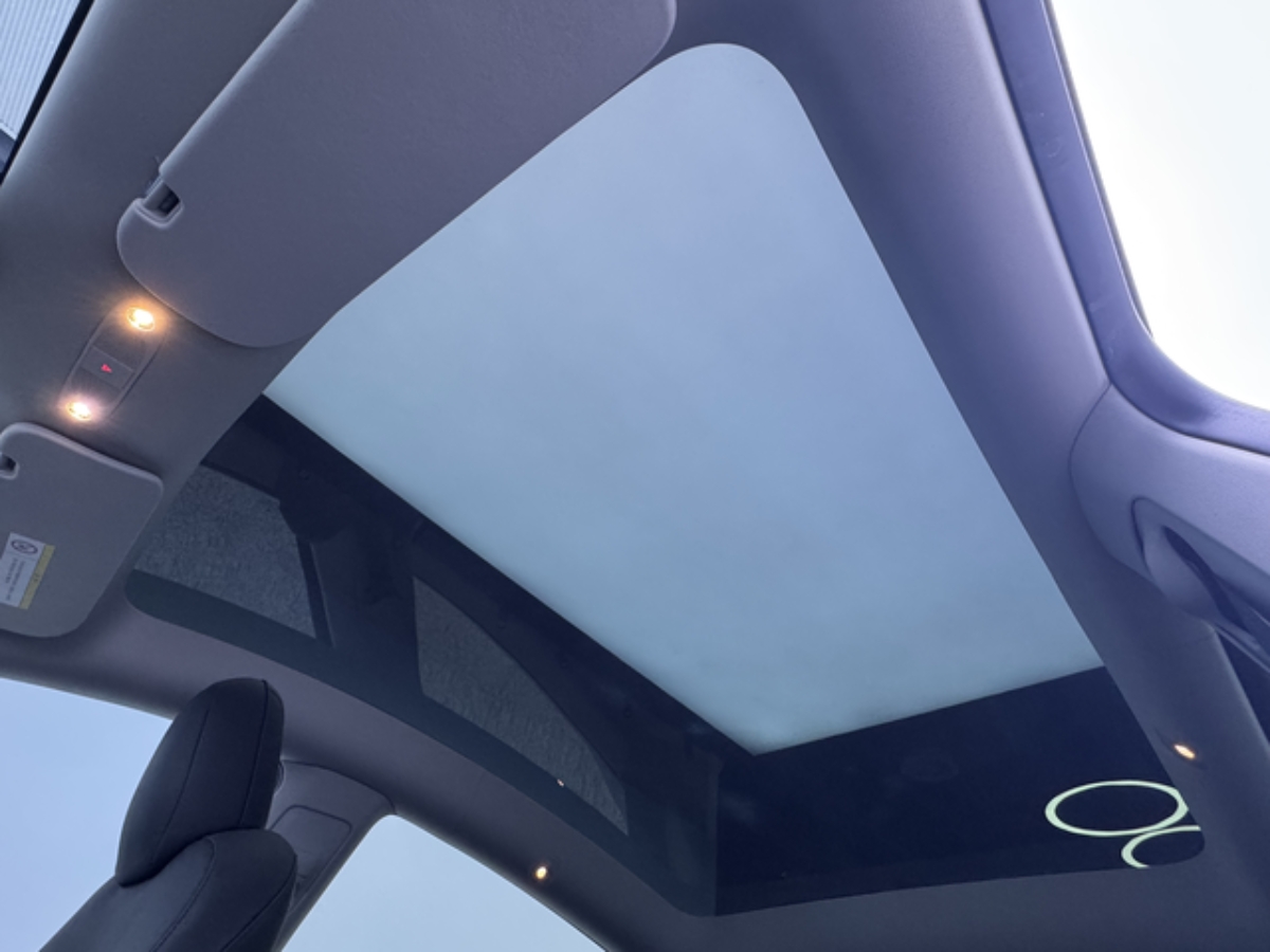 Tesla Model Y 2022 #9 Tesla Model Y 2022 car image #9