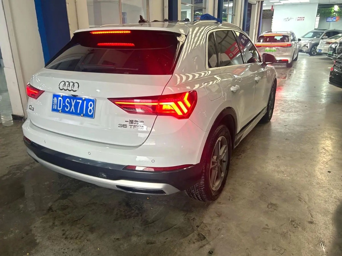 Audi Q3 2020 car image #6