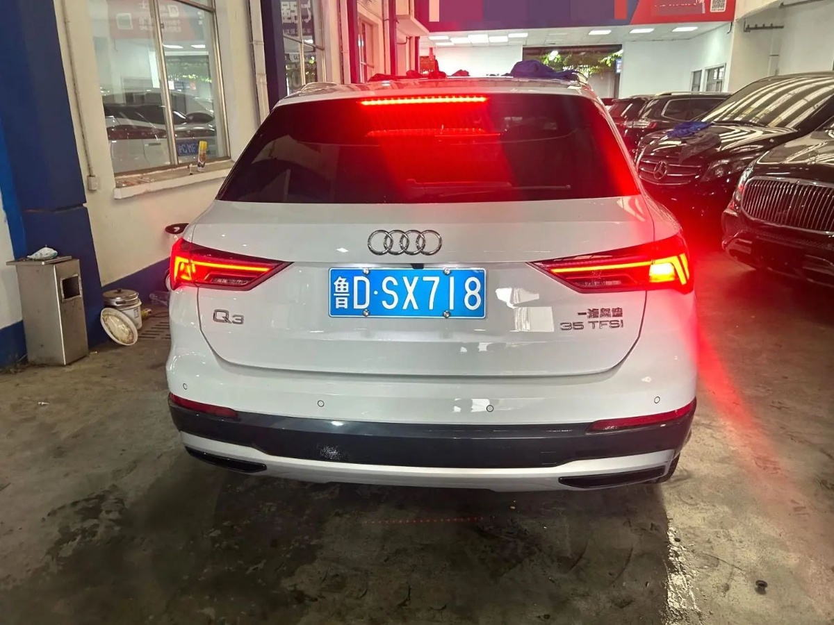 Audi Q3 2020 car image #7