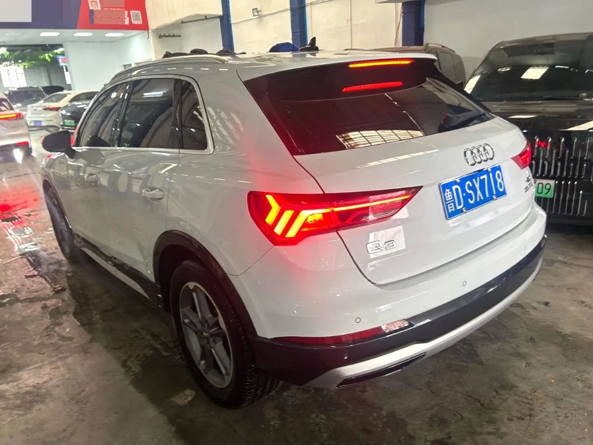 Audi Q3 2020 car image #8
