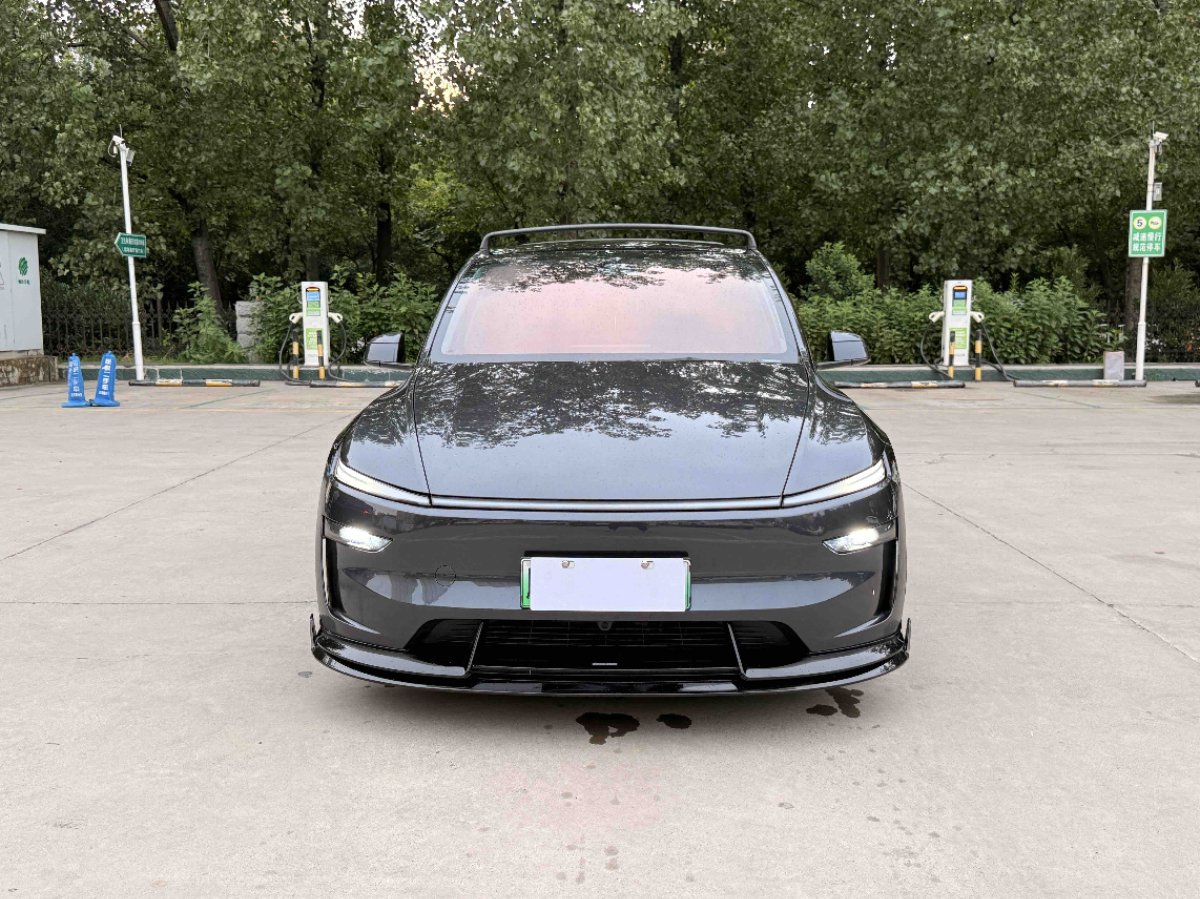 Tesla Model Y 2025 #3 Tesla Model Y 2025 car image #3