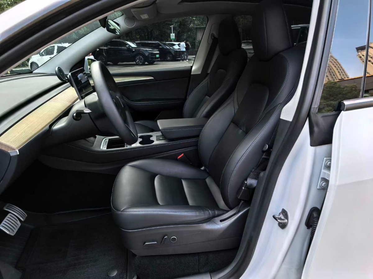 Tesla Model Y 2023 #6 Tesla Model Y 2023 car image #6