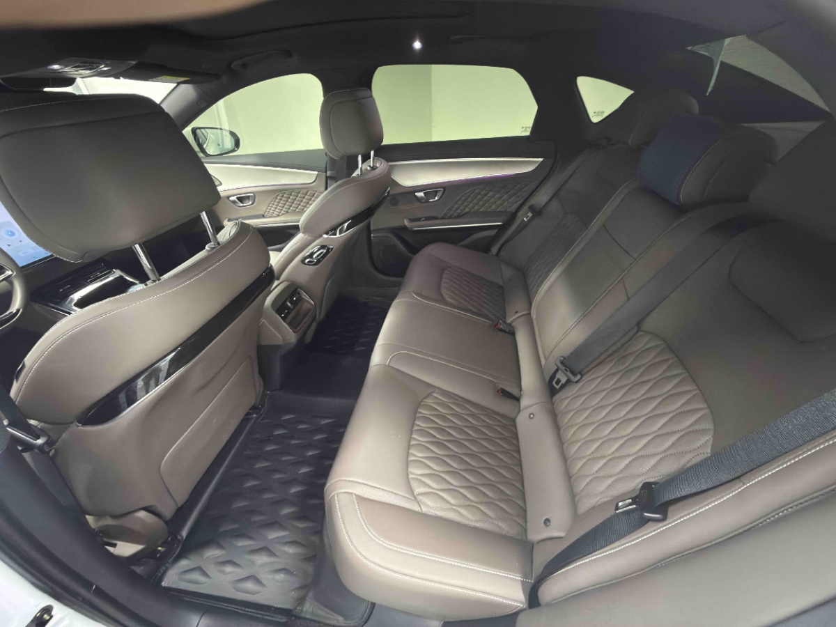 BYD Han 2023 car image #3