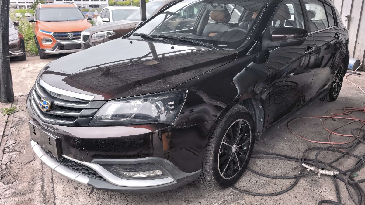 GEELY Emgrand 2016 GEELY Emgrand 2016 immagine di auto
