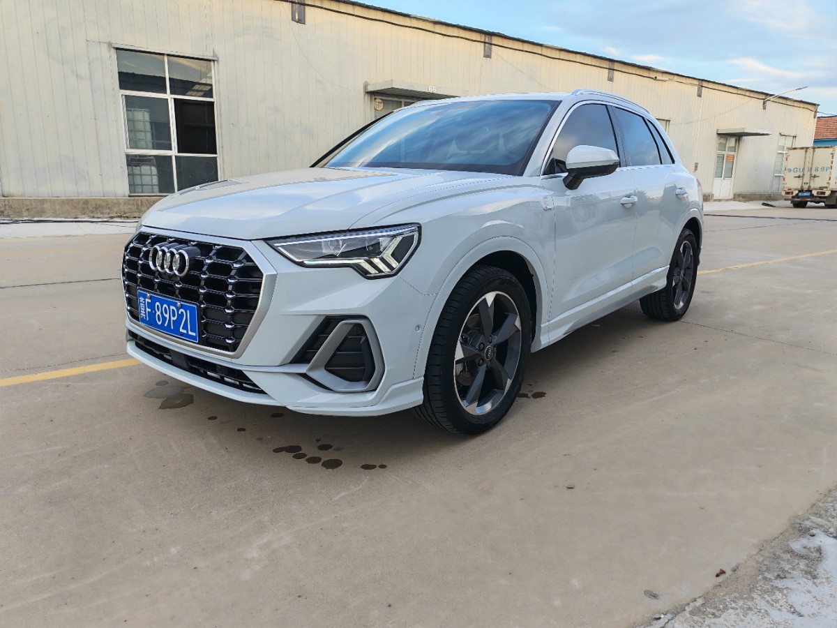 Audi Q3 2022 Audi Q3 2022 car image
