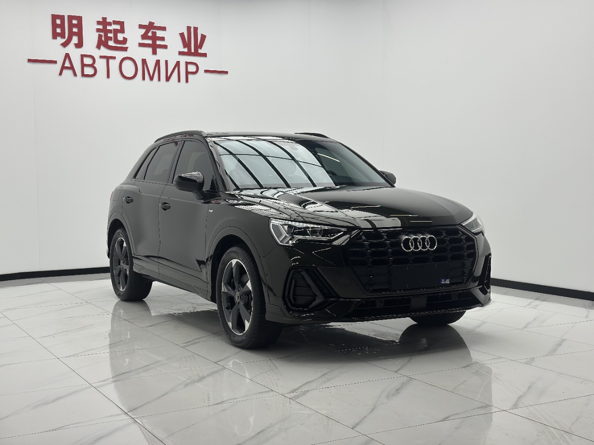 Audi Q3 2022 car image #3