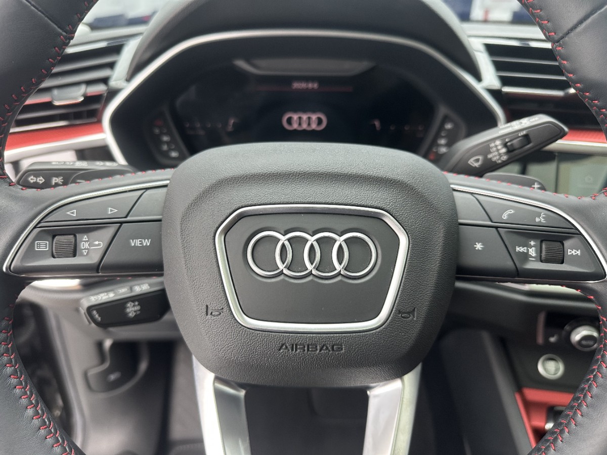 Audi Q3 2022 car image #13