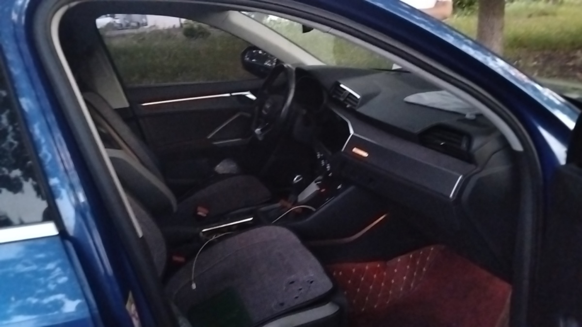 Audi Q3 2019 car image #5