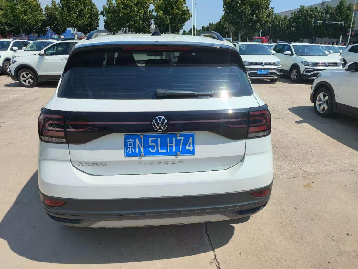 Volkswagen T-Cross 2023 #5 Volkswagen T-Cross 2023 car image #5