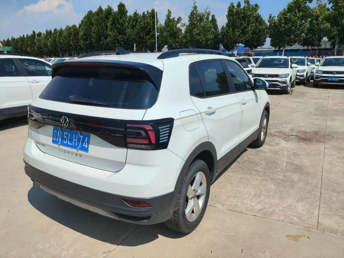 Volkswagen T-Cross 2023 #3 Volkswagen T-Cross 2023 car image #3