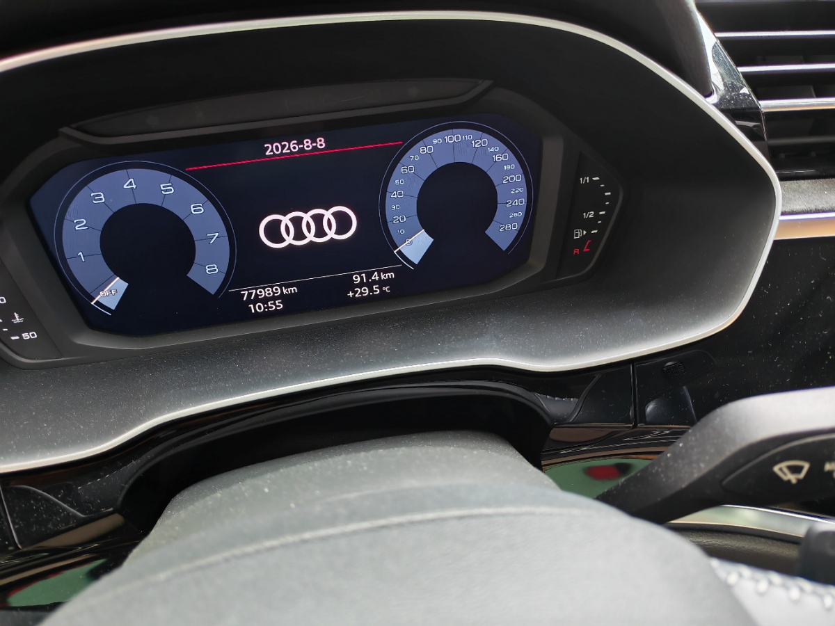 Audi Q3 2020 car image #5
