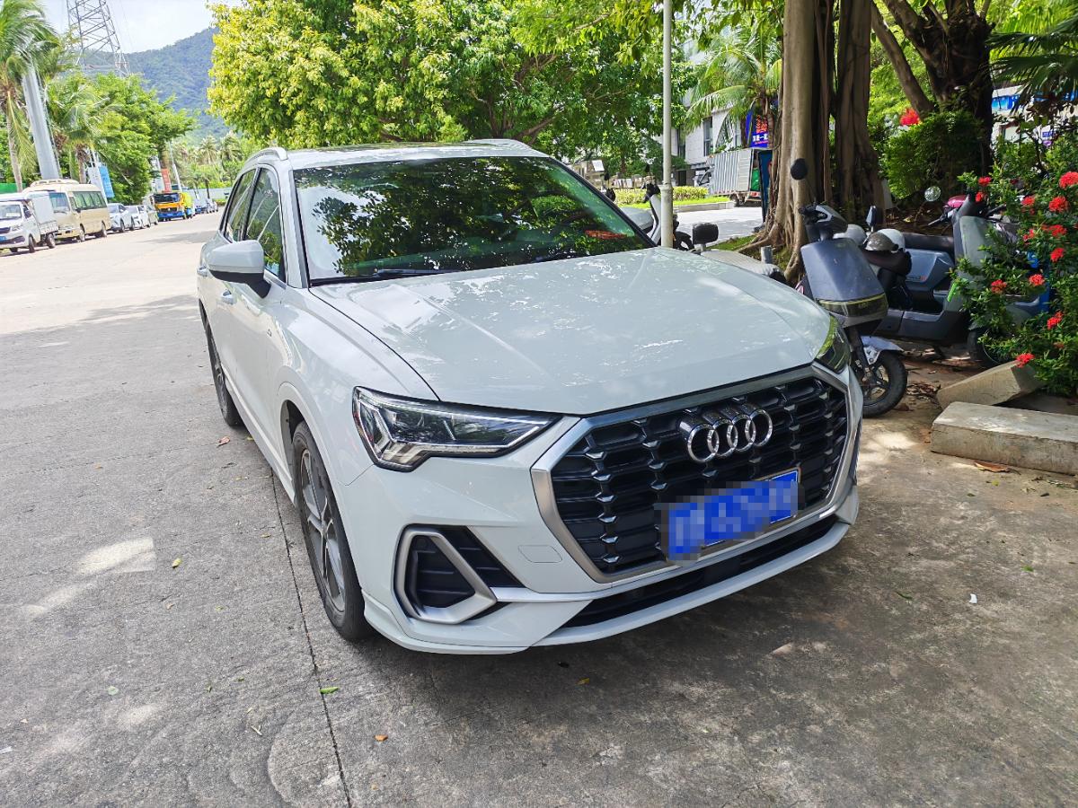 Audi Q3 2020 car image #2