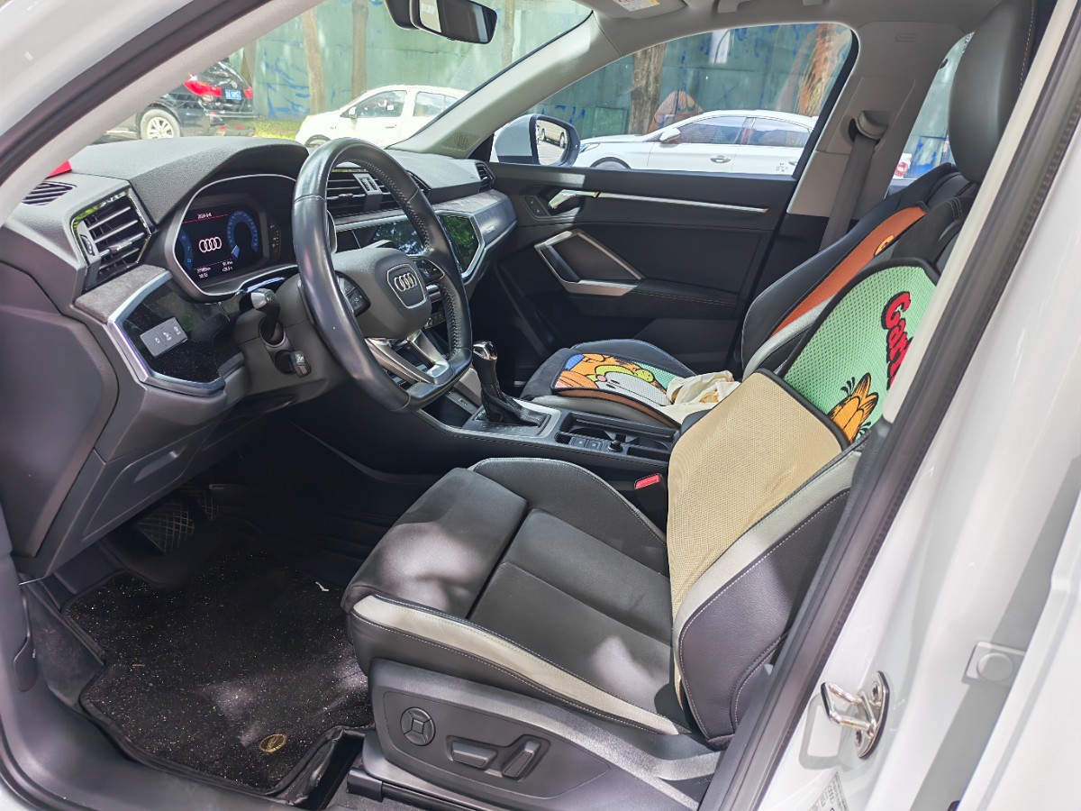Audi Q3 2020 car image #6