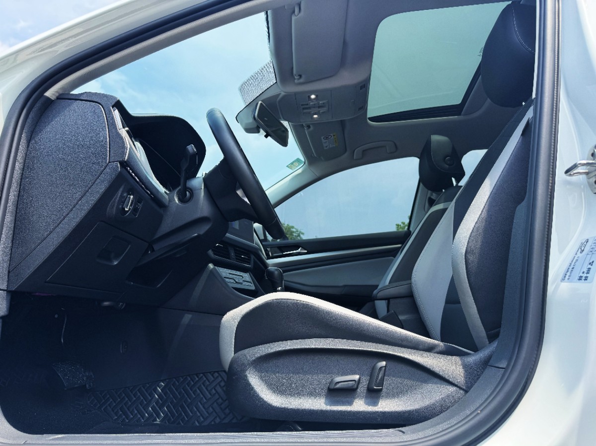 Volkswagen Bora 2022 car image #10