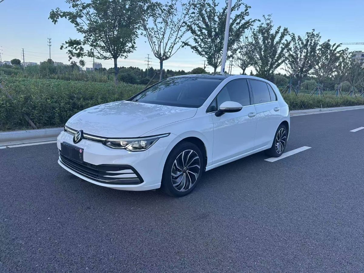 Volkswagen Golf 2023 car image 