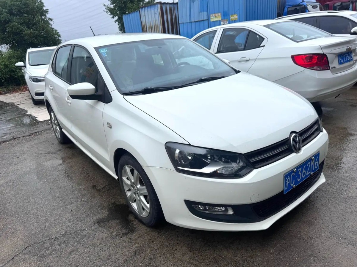 Volkswagen Polo 2013 car image #6
