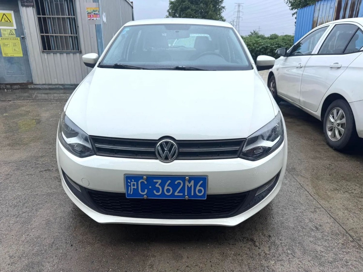 Volkswagen Polo 2013 car image #2