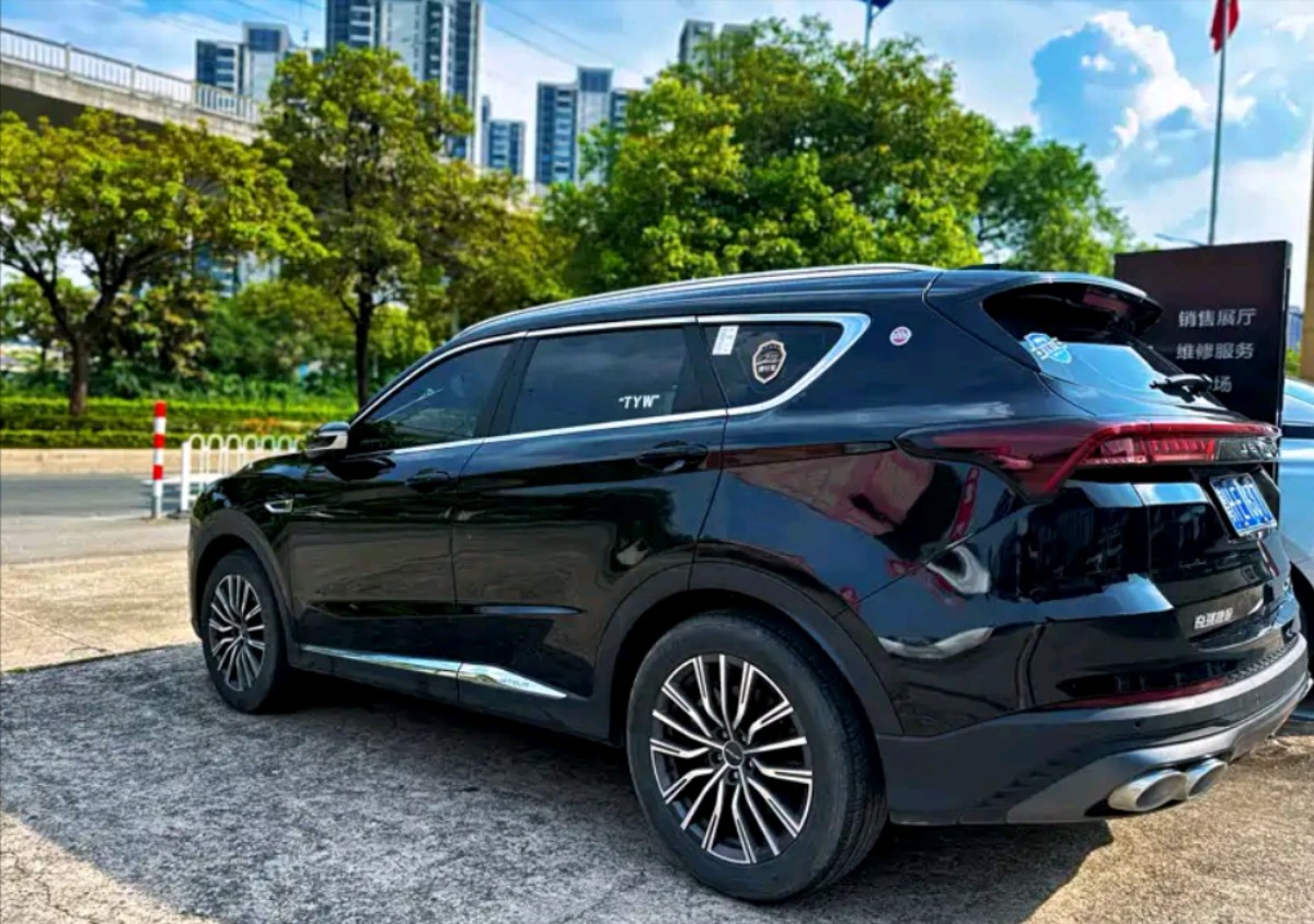 Jetour X70 PLUS 2023 car image #2