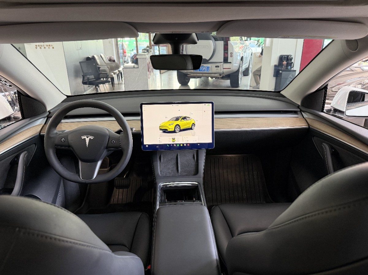 Tesla Model Y 2023 car image #7