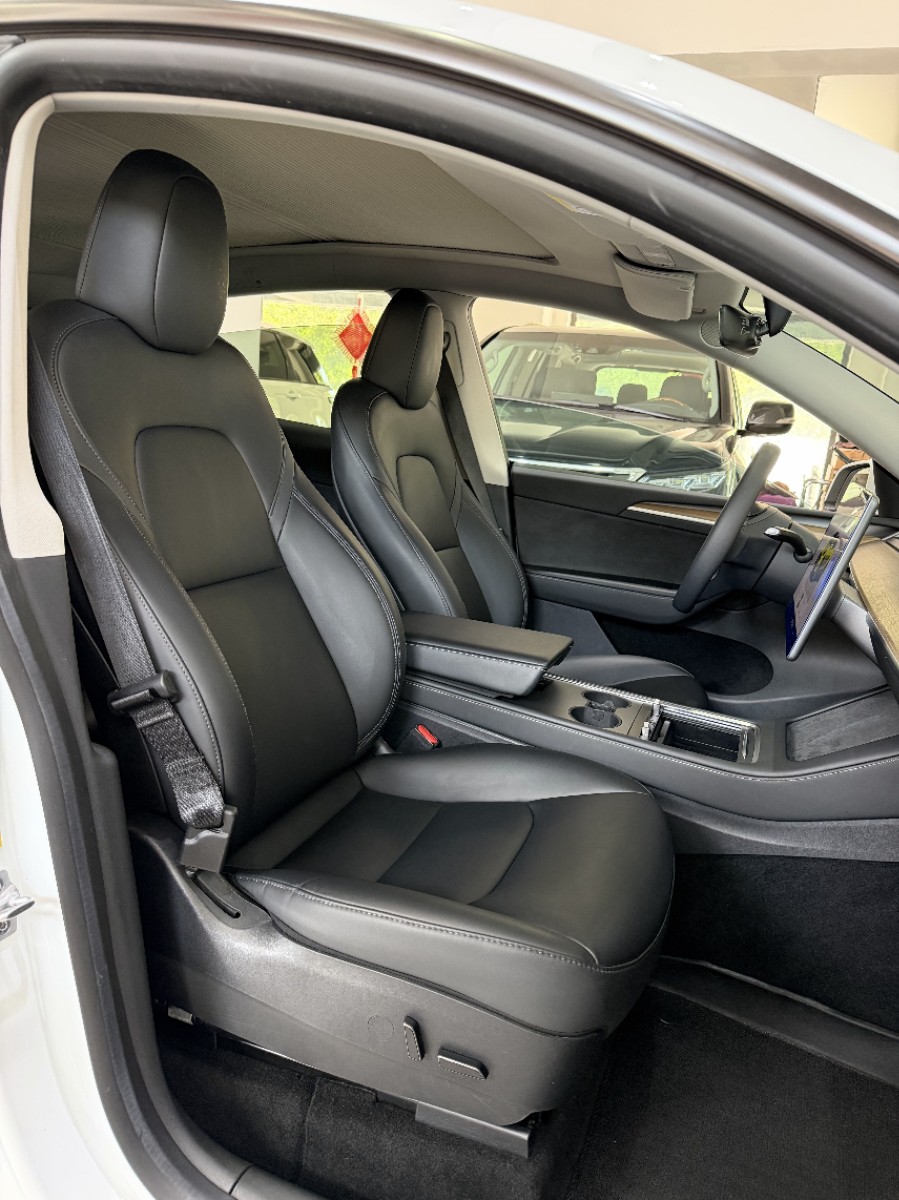 Tesla Model Y 2023 car image #8