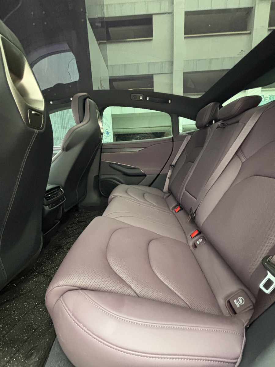 MI SU7 2025 car image #3