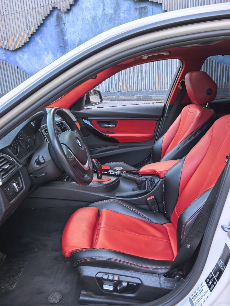 BMW 3 Series 2018 #5 BMW 3 Series 2018 car image #5