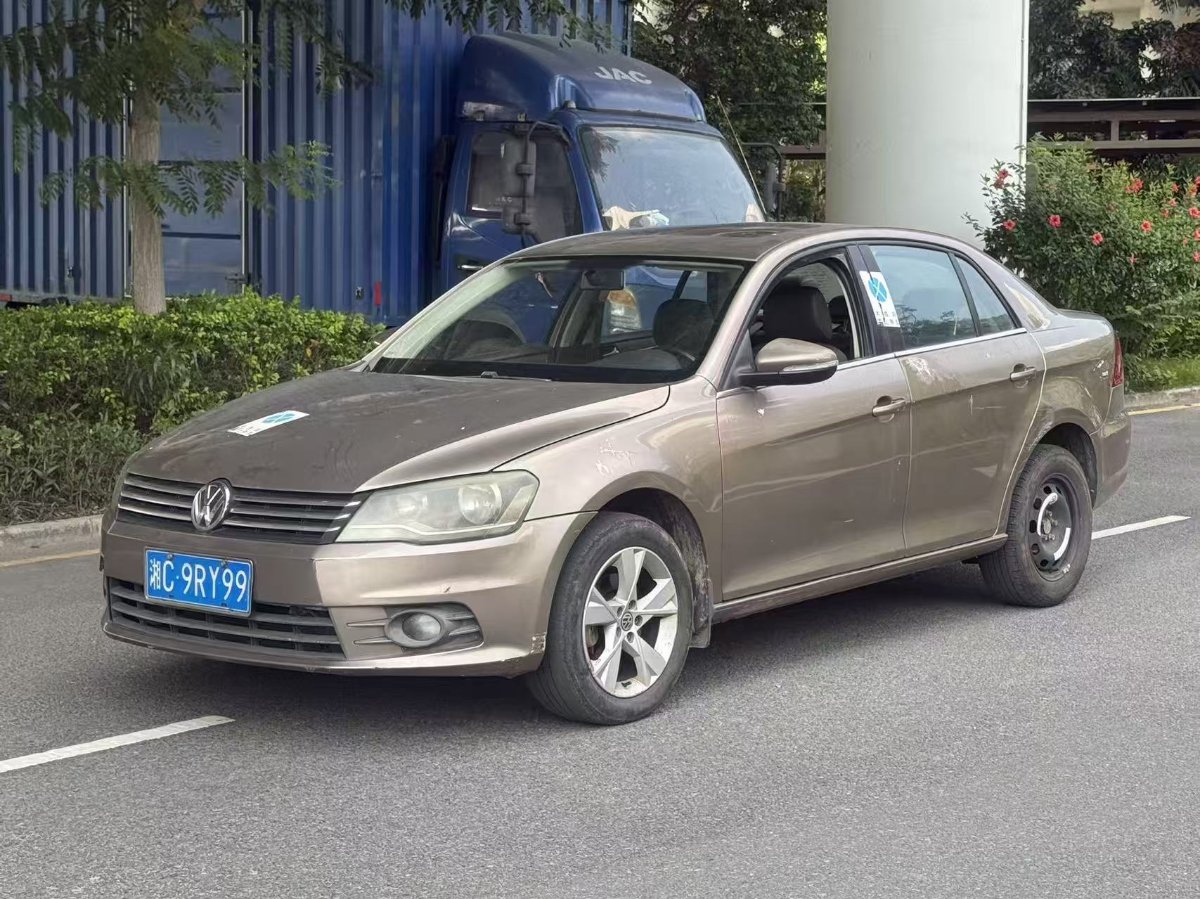 Volkswagen Bora 2013 car image 