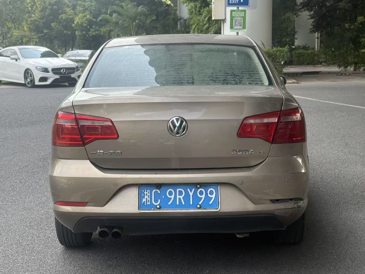 Volkswagen Bora 2013 car image #4