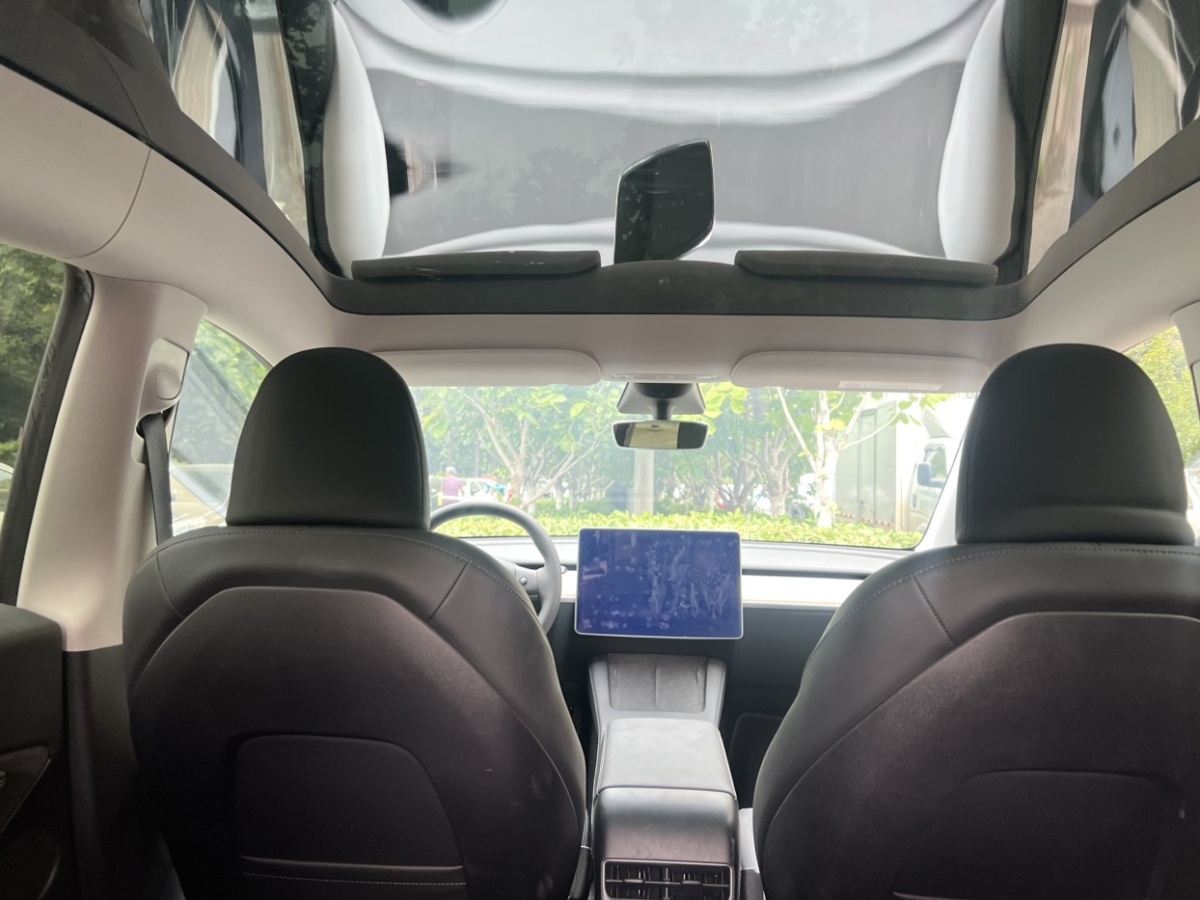 Tesla Model Y 2023 immagine di auto #5