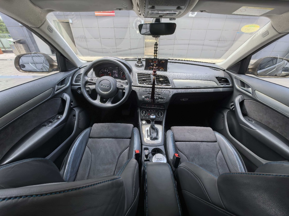 Audi Q3 2018 car image #5