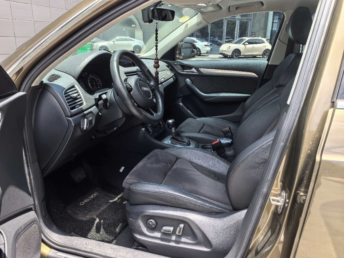 Audi Q3 2018 car image #4