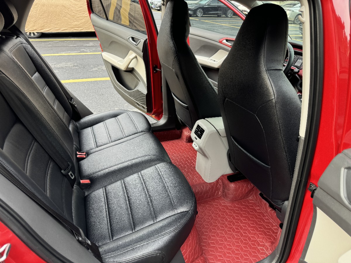 Volkswagen T-Cross 2022 car image #11