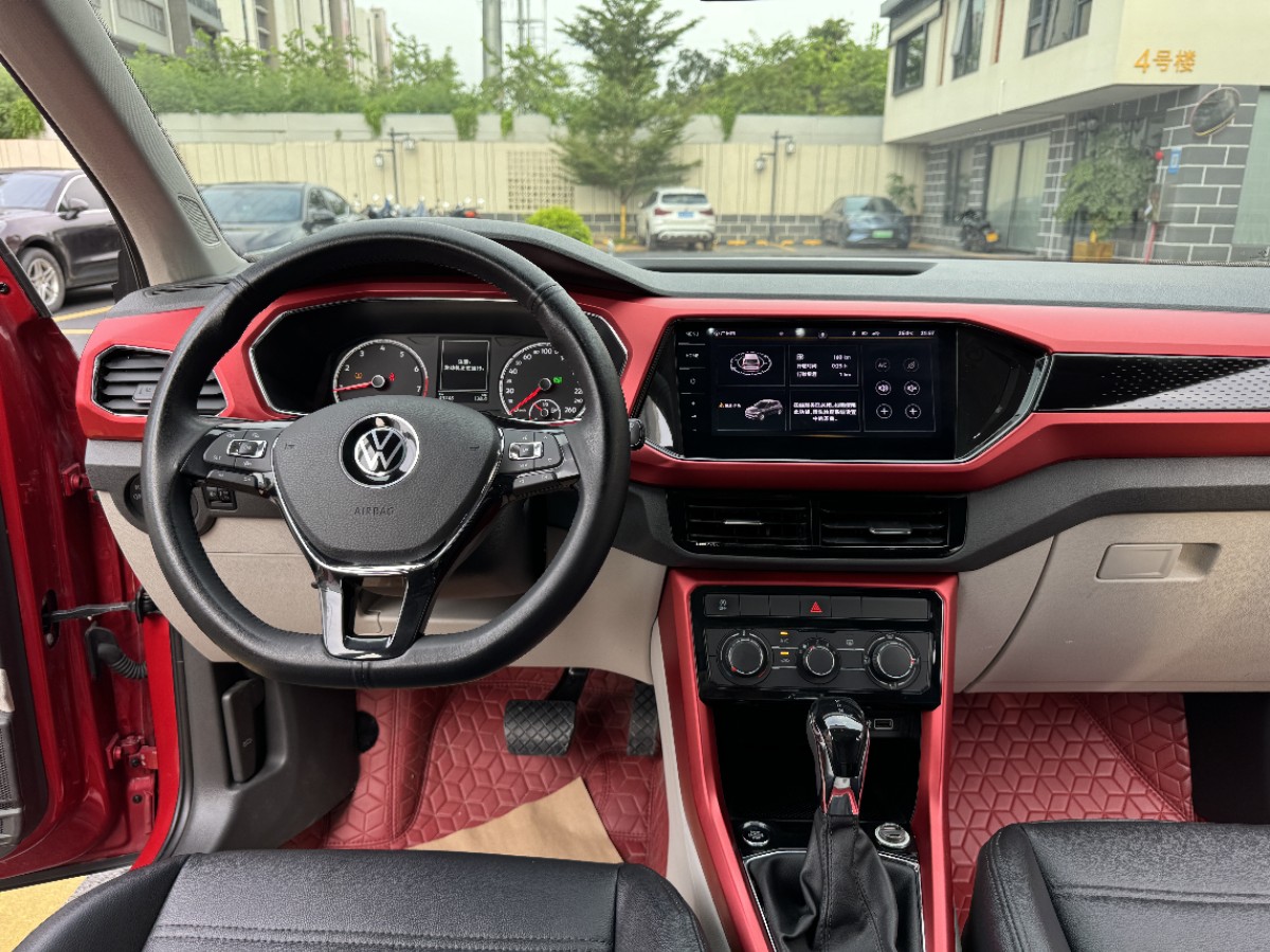 Volkswagen T-Cross 2022 car image #12