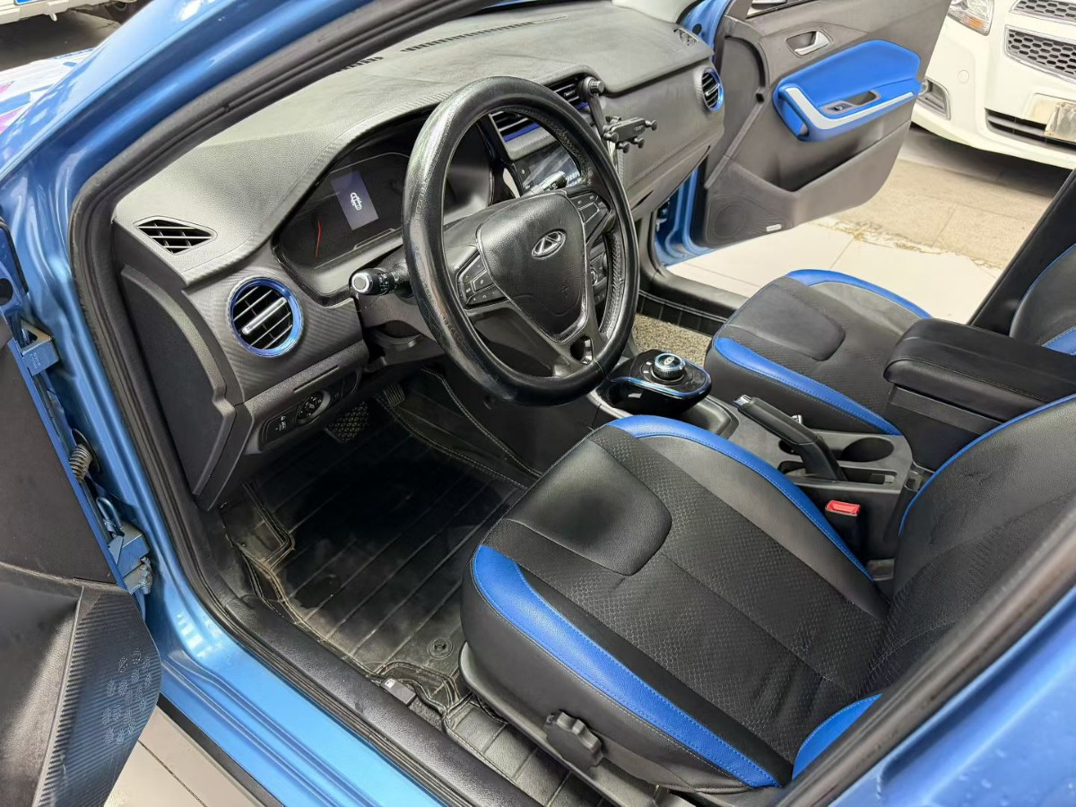 2018 car image #7